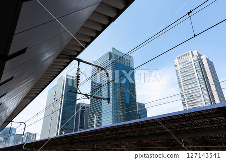 東京車站，從東京千代田區丸之內北陸新幹線月台看到的景色 127143541