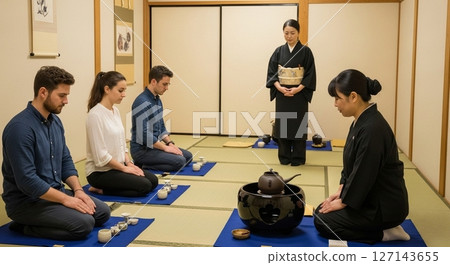 Inbound tourists experiencing traditional culture: Foreign tourists learning the tea ceremony Inbound tourists experiencing traditional culture: Foreign tourists learning the tea ceremony 127143655