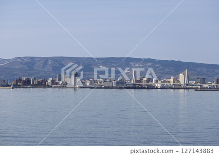 從海上俯瞰青森市 25 從海上俯瞰青森市 25 127143883