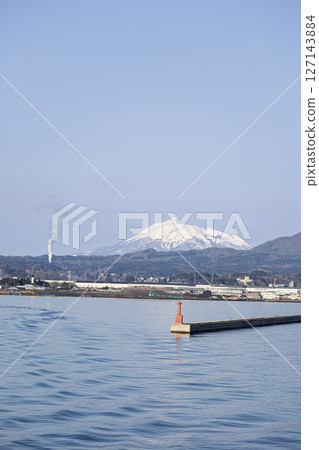 Mount Iwaki and Aomori city seen from the sea 7 Mount Iwaki and Aomori city seen from the sea 7 127143884