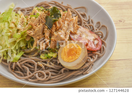 味噌雞肉冷蕎麥麵 127144628