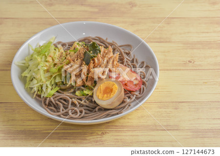 味噌雞肉冷蕎麥麵 127144673