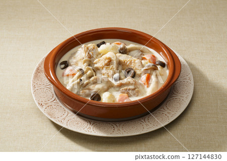 Simmered cream of chicken Simmered cream of chicken 127144830