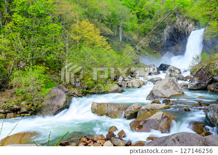 Naena Falls in early summer, Myoko City, Niigata Prefecture Naena Falls in early summer, Myoko City, Niigata Prefecture 127146256
