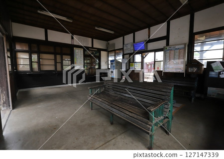 Tottori, Mt. Daisen, JR Sanin Main Line, Mikuraya Station (inside the station building) Tottori, Mt. Daisen, JR Sanin Main Line, Mikuraya Station (inside the station building) 127147339