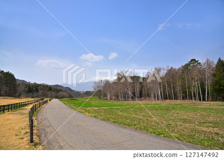 <長野縣>開田高原的春天、禦嶽山的殘雪 <長野縣>開田高原的春天、禦嶽山的殘雪 127147492