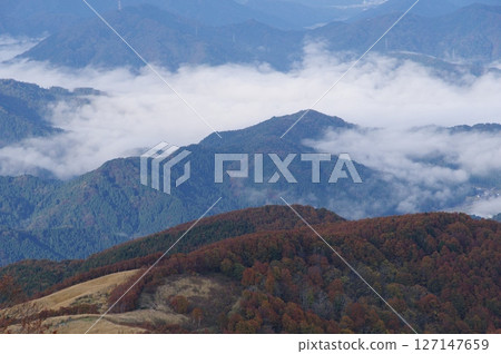Sea of clouds above Ikeda Town, view from Mount Fushi, Ikeda Town, Imadate County, Fukui Prefecture Sea of clouds above Ikeda Town, view from Mount Fushi, Ikeda Town, Imadate County, Fukui Prefecture 127147659