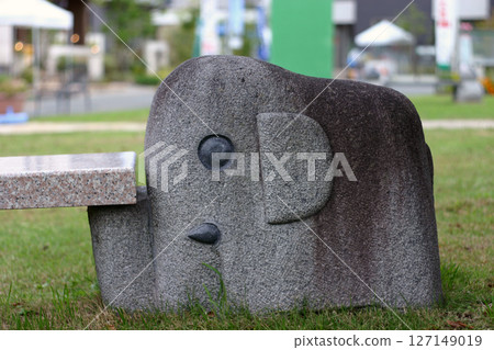 Park stone bench Park stone bench 127149019