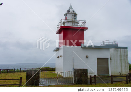 根室車石：廣泛分佈於根室半島花崎岬一帶的球形岩體，放射狀節理十分發育。 127149453