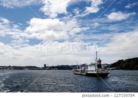 An oil tanker sailing in the naval base bay at Nagaura Port, Yokosuka City, Kanagawa Prefecture 127150784
