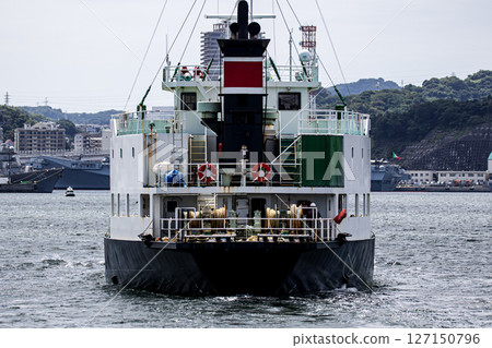 An oil tanker sailing in the naval base bay at Nagaura Port, Yokosuka City, Kanagawa Prefecture 127150796
