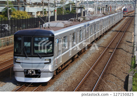 [H] Tokyo Metro Hibiya Line 13000 Series Train (Tobu Isesaki Line Direct) 127150825