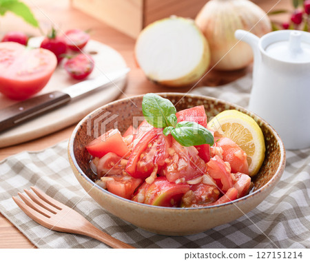 Japanese-style marinated tomatoes and new onions (Marinated tomatoes) Japanese-style marinated tomatoes and new onions (Marinated tomatoes) 127151214