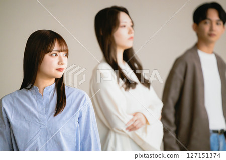 青年男女 127151374