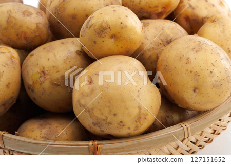 新鮮馬鈴薯 新鮮馬鈴薯 127151652