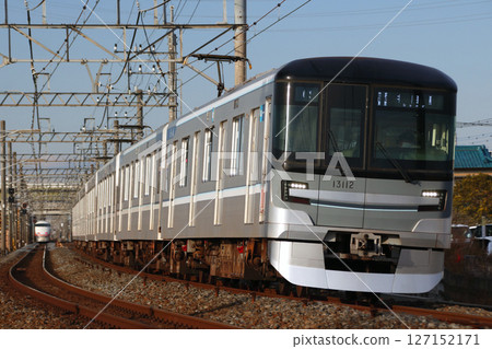 [H] Tokyo Metro Hibiya Line 13000 Series Train (Tobu Nikko Line Direct) 127152171
