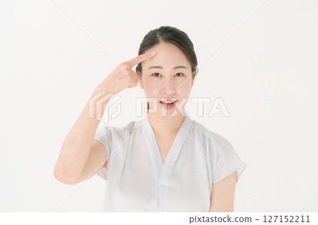 A young woman with a smile 127152211