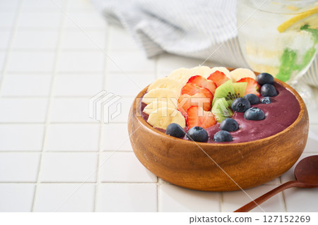 Banana and strawberry acai bowl Banana and strawberry acai bowl 127152269