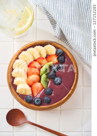 Banana and strawberry acai bowl 127152283