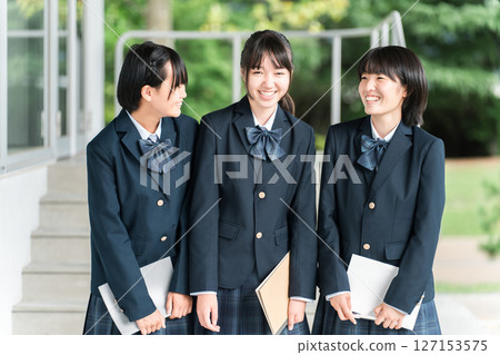 高中女生、國中生、高中生、在校小學生 127153575