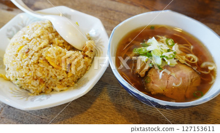 Restaurant menu (fried rice and small ramen) 127153611