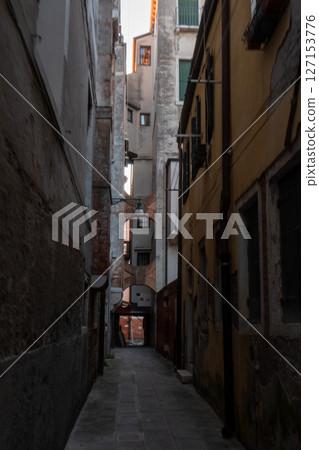 A small calle in Venice  127153776