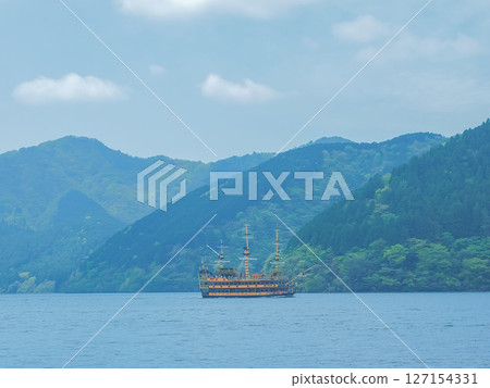 Pirate ship sightseeing on Lake Ashi Pirate ship sightseeing on Lake Ashi 127154331