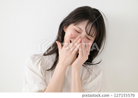 A woman with a smile 127155570