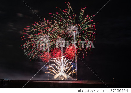 茅崎南方藝術煙火大會:美麗的煙火照亮茅崎的夜空 茅崎南方藝術煙火大會:美麗的煙火照亮茅崎的夜空 127156394