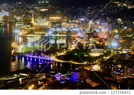 從瞭望台欣賞長崎夜景（長崎縣長崎市） 127156431