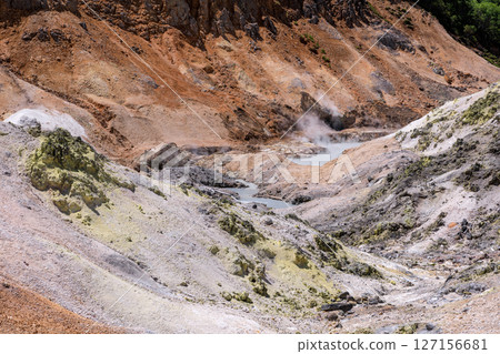 北海道登別市的登別地獄谷，有少量噴射氣體 [6 月] 127156681