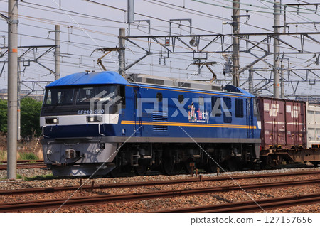 EF210牽引的貨運列車在岸邊站附近行駛 EF210牽引的貨運列車在岸邊站附近行駛 127157656