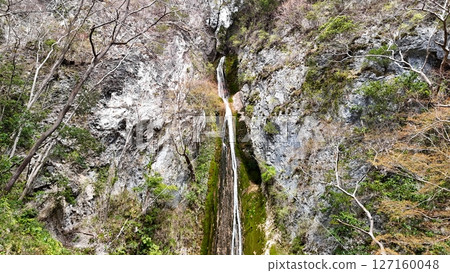 岡山縣新見市【Kinukake瀑布】2025年4月拍攝_無人機空拍_OKANIIKINUTA_No07 127160048