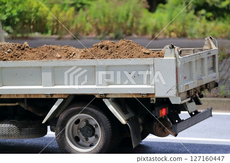 Small truck (3t dump truck) image 127160447