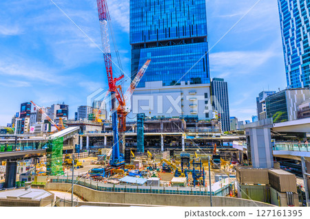 Japan's Tokyo cityscape disappears... Goodbye, Shibuya Station West Exit. With the demolition of the central building, the Yamanote Line is in full view... = June 7, 2025 Japan's Tokyo cityscape disappears... Goodbye, Shibuya Station West Exit. With the demolition of the central building, the Yamanote Line is in full view... = June 7, 2025 127161395