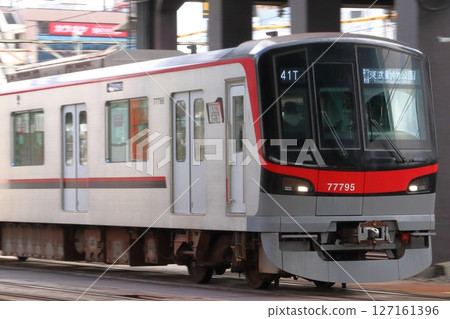 [TS] 東武晴空塔線/東武伊勢崎線 70090 系列（直達東京地鐵日比谷線） 127161396