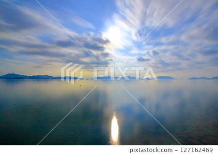 從大芝島望去,月光下漂浮的飛島街道 從大芝島望去,月光下漂浮的飛島街道 127162469