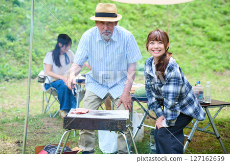 3代人露營戶外烤肉BBQ家人同事朋友 127162659