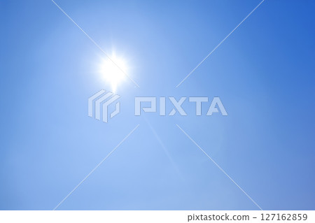 Summer sky, sun, Yokohama, no clouds 127162859