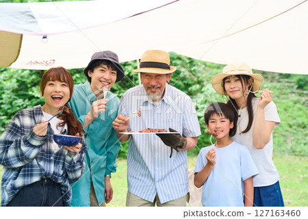 3代人露營戶外烤肉BBQ家人同事朋友 127163460