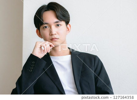 一個年輕人 127164358