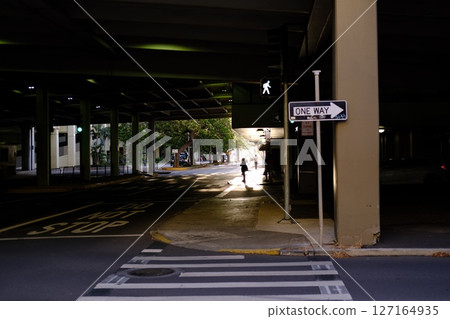 海外的行人穿越道 127164935