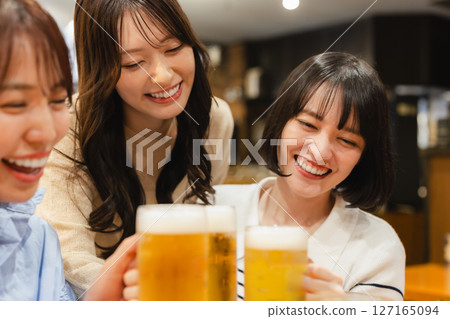 A woman toast A woman toast 127165094