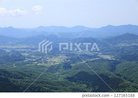 初夏的山景 初夏的山景 127165188