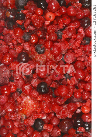 Mix of frozen red berries Mix of frozen red berries 127165263