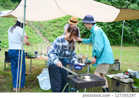 3代人露營戶外烤肉BBQ家人同事朋友 127165297