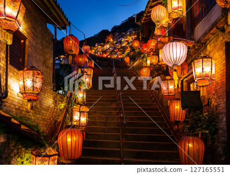 Lanterns and Meetings Oriental Taiwan Jiufen Scenic Beauty at Night Photo Wallpaper 127165551