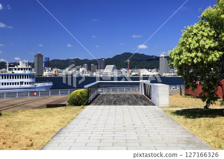 Park where the sea can be seen Park where the sea can be seen 127166326