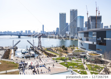 Toyosu cityscape on a sunny day 127166784