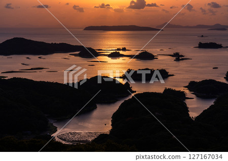 Sunset over the Kujukushima Islands in Sasebo Bay, Nagasaki Prefecture 127167034